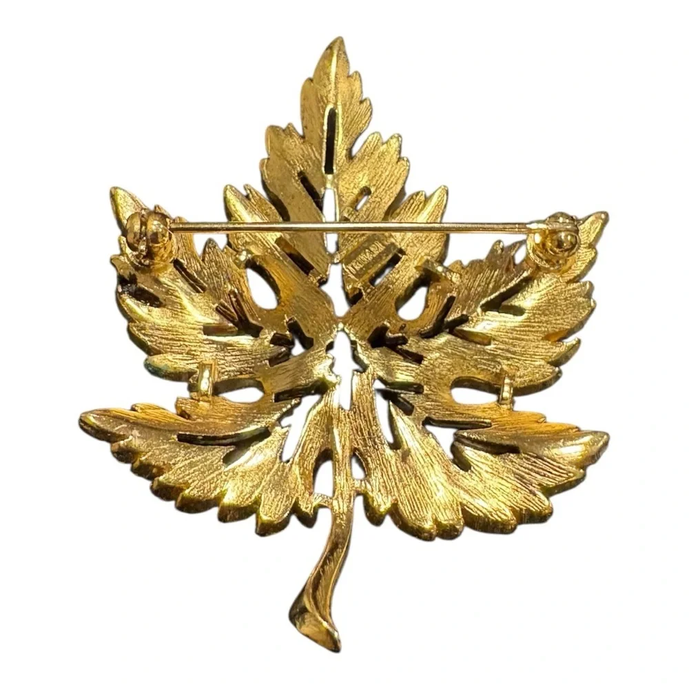 Trifari Signed VTG Gold-Tone Leaf Brooch 60s Collection, Textured Openwork J16